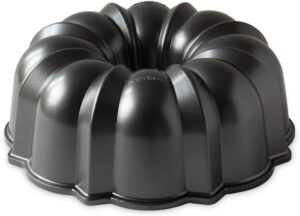 Nordic Ware Original Bundt, 12-Cup,...