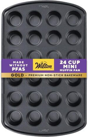 Wilton Gold Premium Non-Stick Warp-...